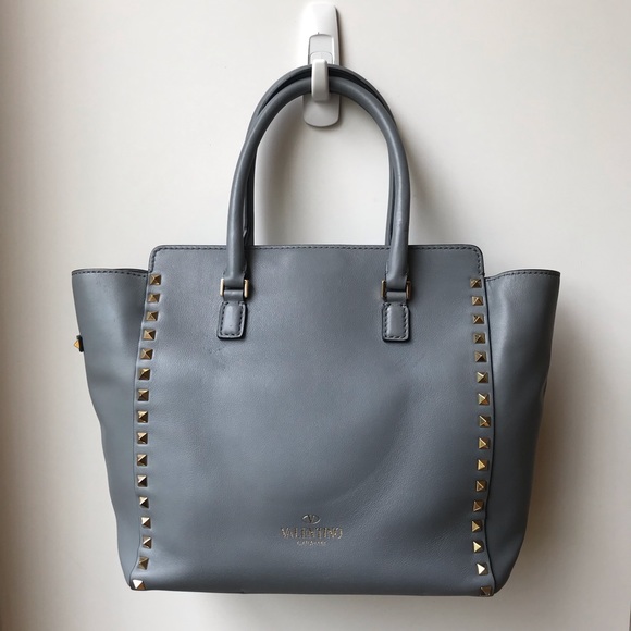 SOLD Valentino rockstud tote medium - Picture 5 of 8